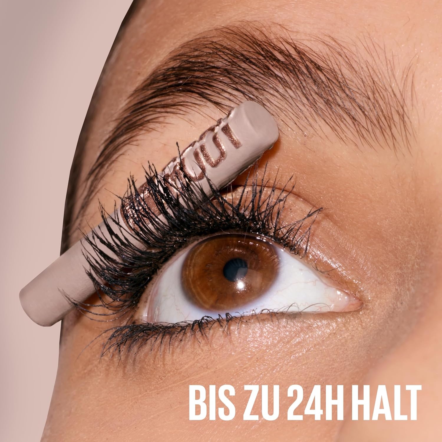 image:imageMaybelline New York Lash Sensational Body Mascara Wimperntusche Volumenmascara fr 24H WimpernLifting und 12x Volumen mit SanduhrKurven Brste und Tonerde ohne Verklumpen Schwarz 95 ml975 ml 1er Pack