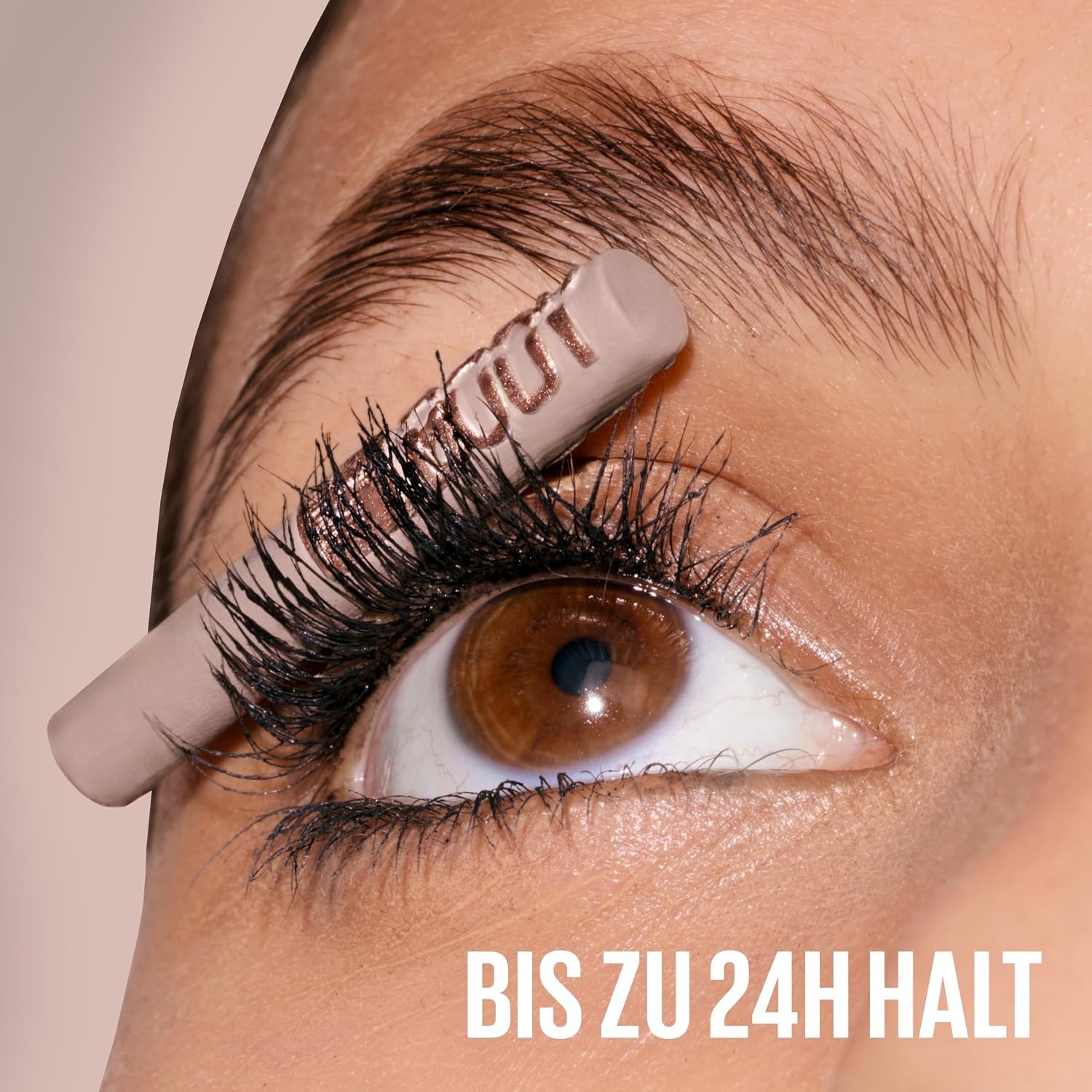 image:imageMaybelline New York Lash Sensational Body Mascara Wimperntusche Volumenmascara fr 24H WimpernLifting und 12x Volumen mit SanduhrKurven Brste und Tonerde ohne Verklumpen Schwarz 95 ml975 ml 1er Pack